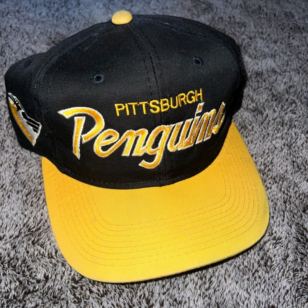 Sports specialties Pittsburgh Penguins Script hat